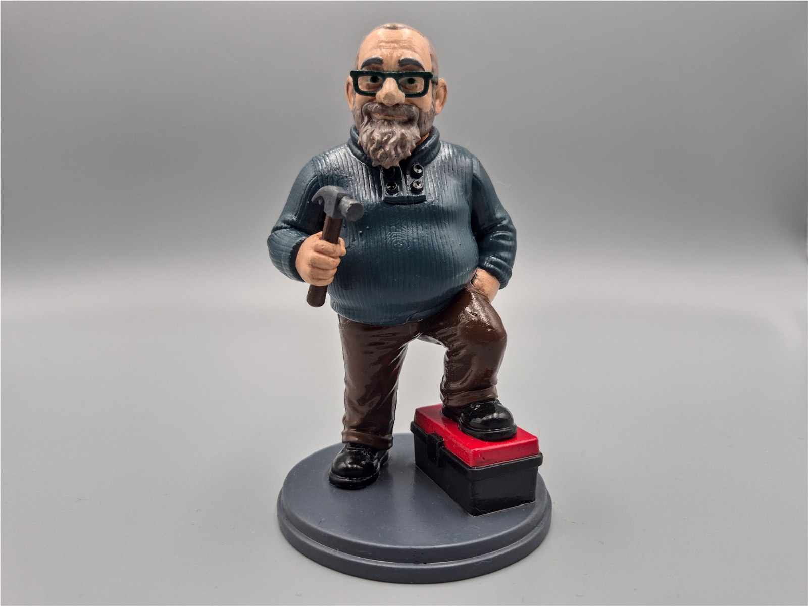 Personalizowana figurka majsterkowicza z młotkiem